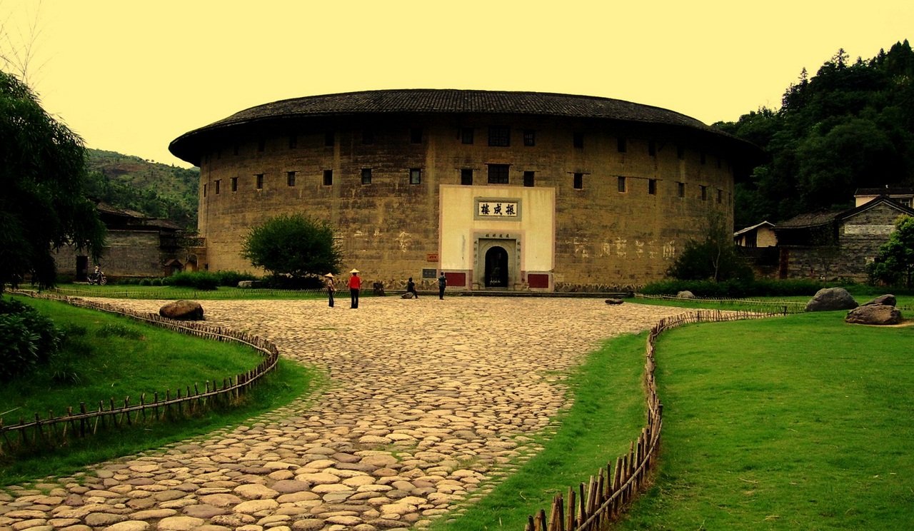 http://www.esosedi.ru/fiber/127695/fit/1400x1000/futszyan_tulou.png